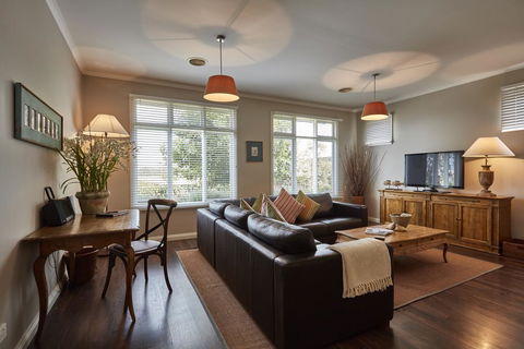 Mews Cottages - Australia Accommodation 2