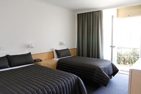 Mid City Motor Inn Queanbeyan - Australia Accommodation 3