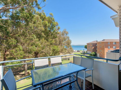 Mistral Close, Mistral Court, Unit 16, 17 - Australia Accommodation 1