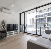 Modern  Bright 2BR Apt- Parking WIFI Pool  Gym - Australia Accommodation