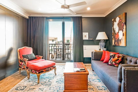 Modern 1 Bedroom Apartment In The Italian Forum - Australia Accommodation 0