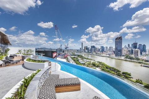 Modern Apartment In South Brisbane Infinity Pool - Australia Accommodation 2