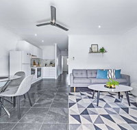 Modern Beach Front Apartment - Australia Accommodation