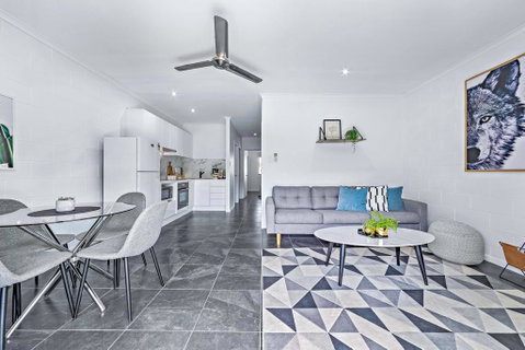 Modern Beach Front Apartment - Australia Accommodation 0