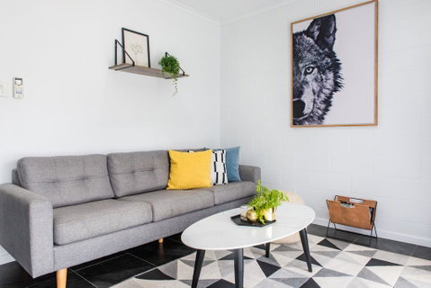 Modern Beach Front Apartment - Australia Accommodation 2