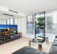 Modern Bronte Apt. w/ Ocean Views Just Minutes Walk to Beach - Australia Accommodation