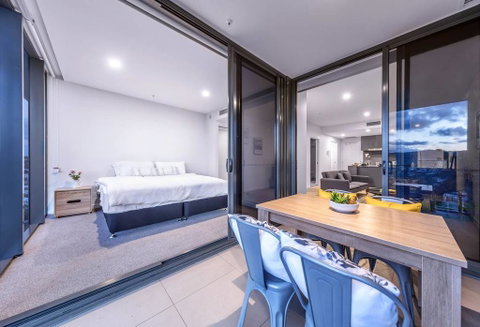 Modern, Carefree Living Style APT In Toowong&View - Australia Accommodation 2