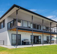 Moments on the Water - Australia Accommodation