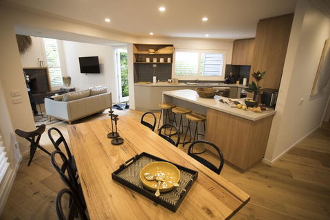 MONREPOS - Australia Accommodation 2
