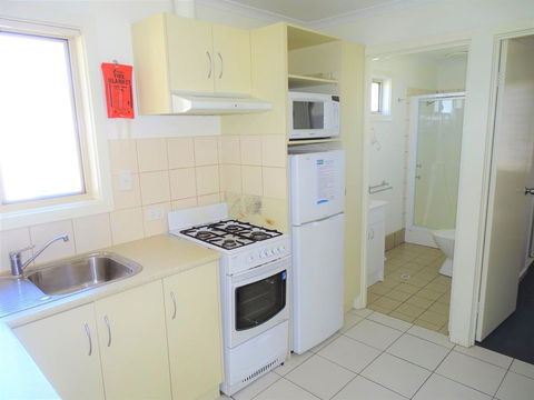 Moonta Bay Cabins - Australia Accommodation 3
