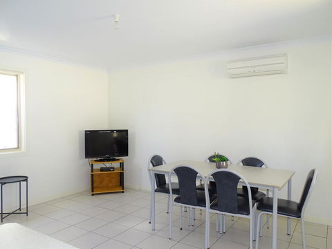 Moonta Bay Cabins - Australia Accommodation 2