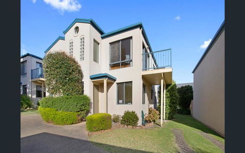 NELSON COVE 2 - Townhouse A Short Walk To Town - Australia Accommodation 1