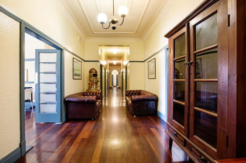 Captain Stirling Hotel - Australia Accommodation 22