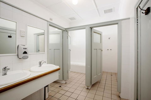 Captain Stirling Hotel - Australia Accommodation 10