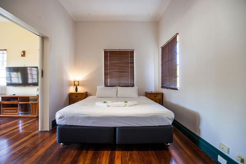 Captain Stirling Hotel - Australia Accommodation 1