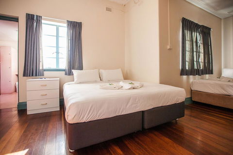 Captain Stirling Hotel - Australia Accommodation 32
