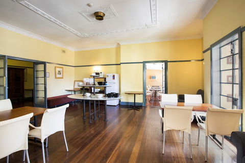 Captain Stirling Hotel - Australia Accommodation 13