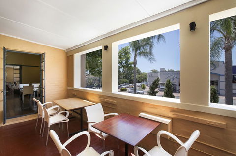 Captain Stirling Hotel - Australia Accommodation 14