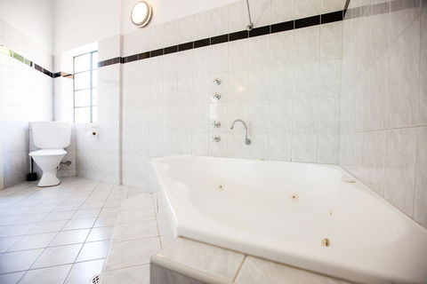 Captain Stirling Hotel - Australia Accommodation 27