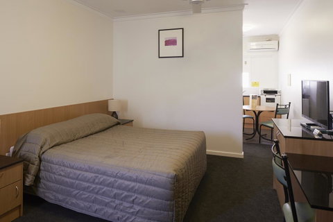 Baileys Parkside Motel By VetroBlu - Australia Accommodation 9