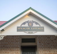 Spencer Cottage - Australia Accommodation