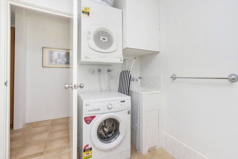 6 Executive Eastside Parking, Gym & Pool - Australia Accommodation 14