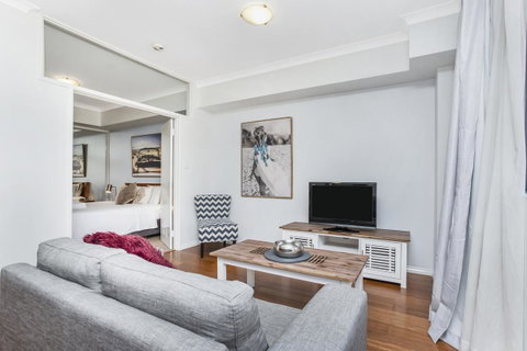 6 Executive Eastside Parking, Gym & Pool - Australia Accommodation 4