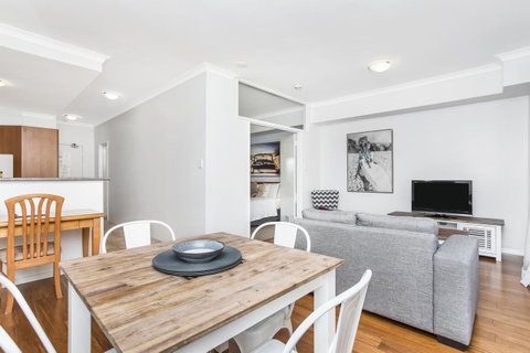 6 Executive Eastside Parking, Gym & Pool - Australia Accommodation 8