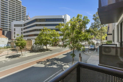 6 Executive Eastside Parking, Gym & Pool - Australia Accommodation 13