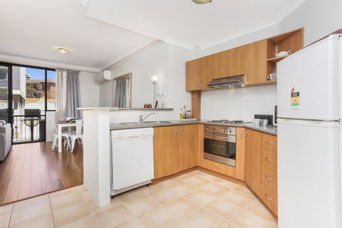 6 Executive Eastside Parking, Gym & Pool - Australia Accommodation 20