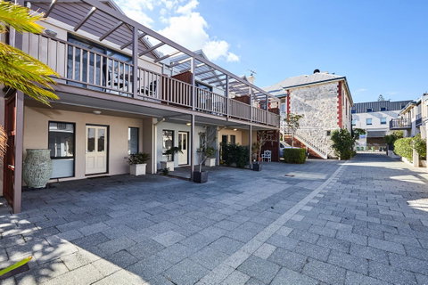 Fremantle Townhouse U/5 - Australia Accommodation 13