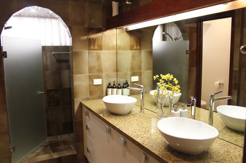 Jacaranda Hideaway Bed & Breakfast - Australia Accommodation 7