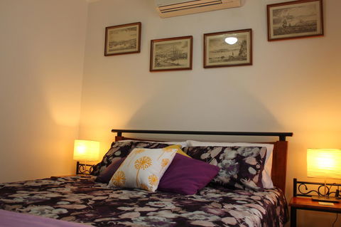 Jacaranda Hideaway Bed & Breakfast - Australia Accommodation 8