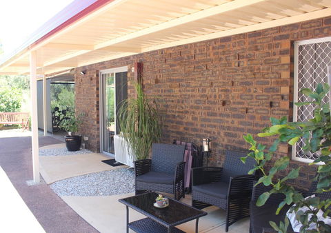 Jacaranda Hideaway Bed & Breakfast - Australia Accommodation 12