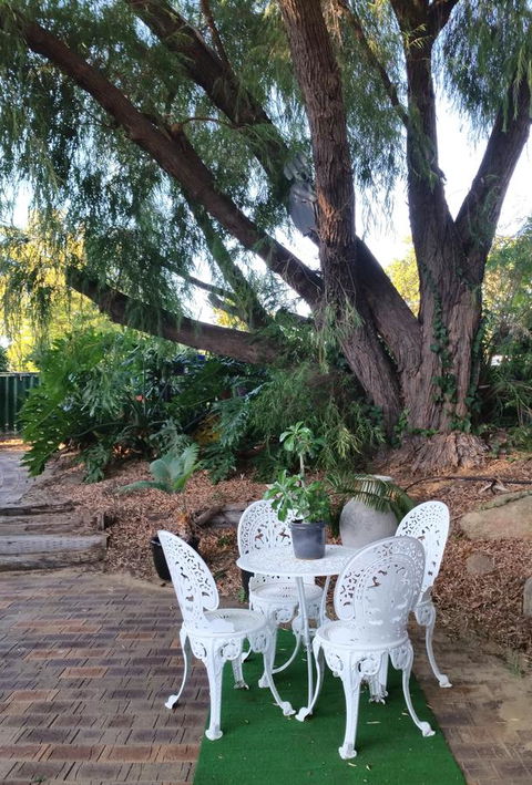 Jacaranda Hideaway Bed & Breakfast - Australia Accommodation 15