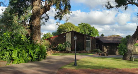 Jacaranda Hideaway Bed & Breakfast - Australia Accommodation 16