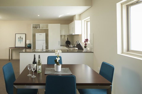 Baileys Serviced Apartments - Australia Accommodation 10
