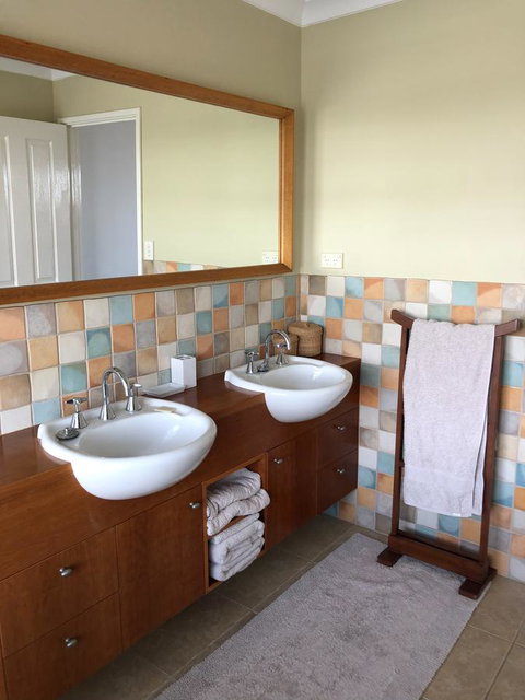 Mullaloo Beachfront Retreat - Australia Accommodation 7