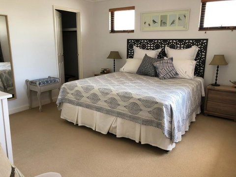 Mullaloo Beachfront Retreat - Australia Accommodation 6