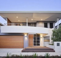 Adele's luxury South Beach apartment with King bed - Australia Accommodation