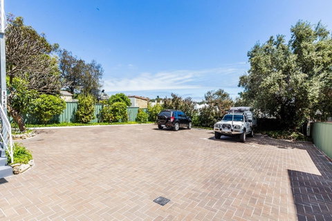 Stirling Apartments - Studio 1 - Australia Accommodation 5
