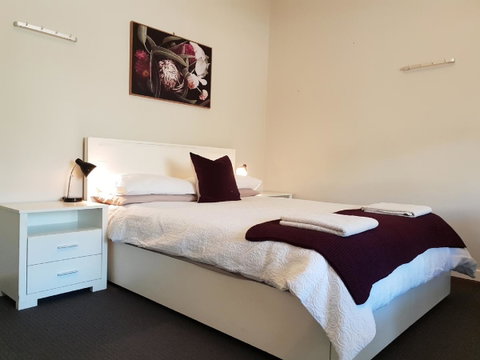 Stirling Apartments - Studio 1 - Australia Accommodation 6