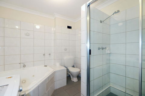 West Beach Lagoon 114 â€“ Ocean Views - Australia Accommodation 10