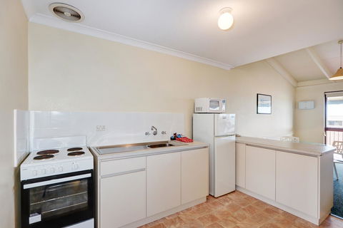 West Beach Lagoon 114 â€“ Ocean Views - Australia Accommodation 5