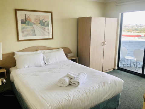 West Beach Lagoon 114 â€“ Ocean Views - Australia Accommodation 6