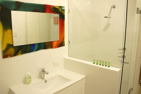 Suffolk House - Australia Accommodation 14
