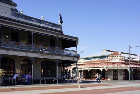 Suffolk House - Australia Accommodation 20