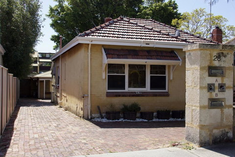 Suffolk House - Australia Accommodation 2