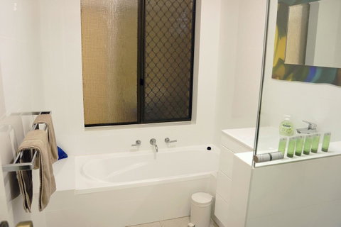 Suffolk House - Australia Accommodation 15