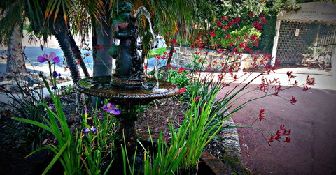 Sullivans Hotel - Australia Accommodation 24